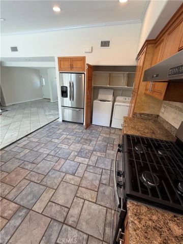 22346 Hartland Street, Canoga Park, CA 91303