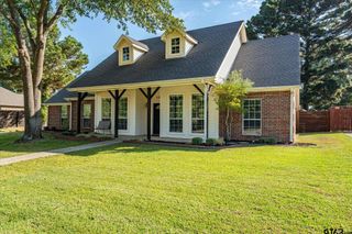 1106 Millstone Ln, Chandler, TX 75758