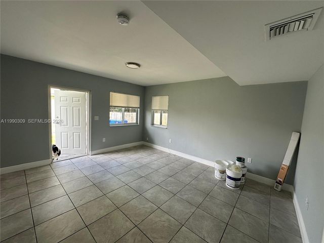 6801 NW 2nd Ct 6803, Miami, FL 33150