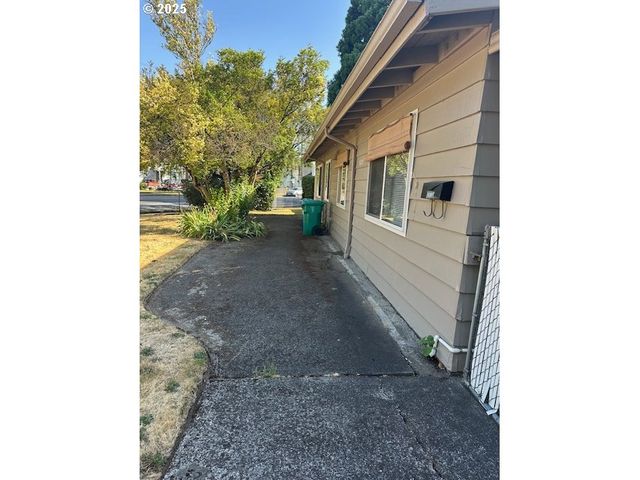 9212 N SAINT LOUIS Ave, Portland, OR 97203