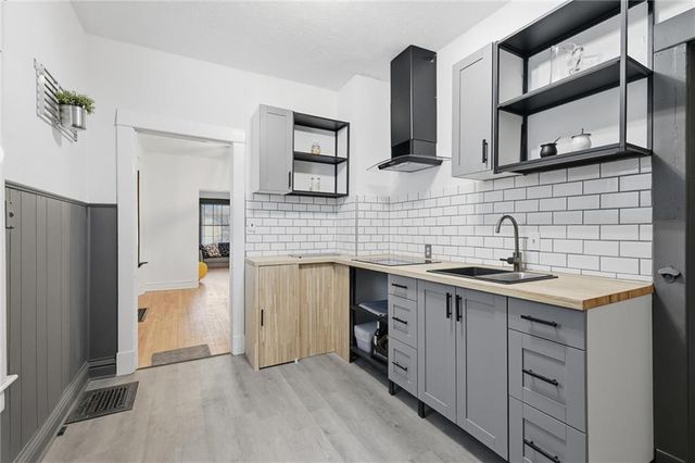 4231 Wyoming Street, Kansas City, MO 64111