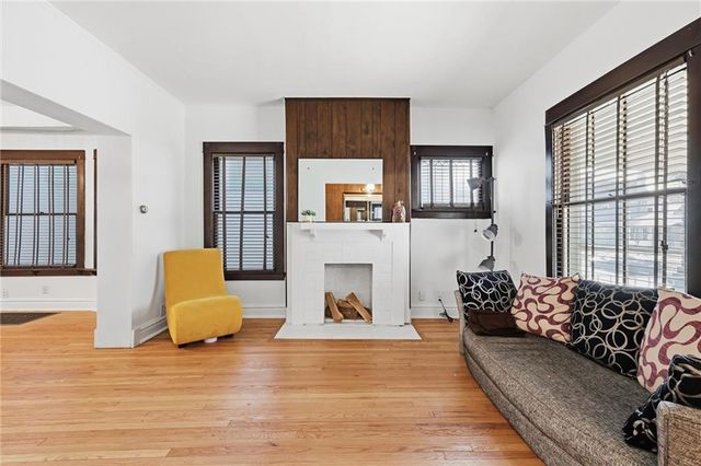 4231 Wyoming Street, Kansas City, MO 64111