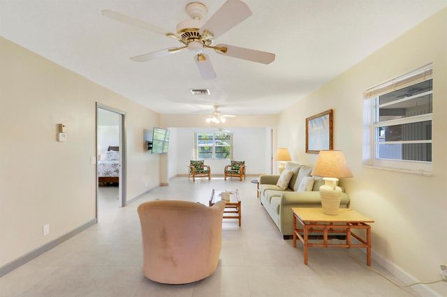 129 Mockingbird Lane, Delray Beach, FL 33445