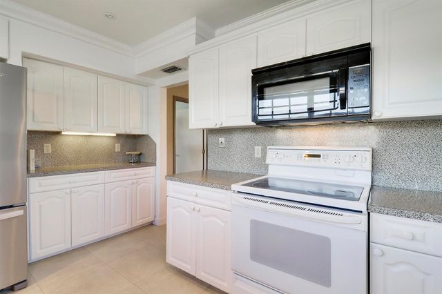 129 Mockingbird Lane, Delray Beach, FL 33445