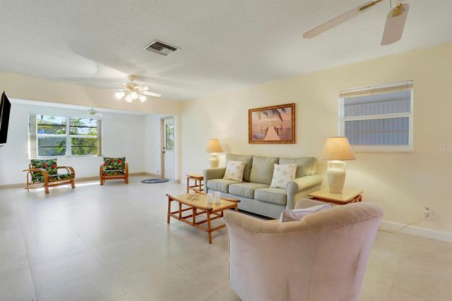 129 Mockingbird Lane, Delray Beach, FL 33445