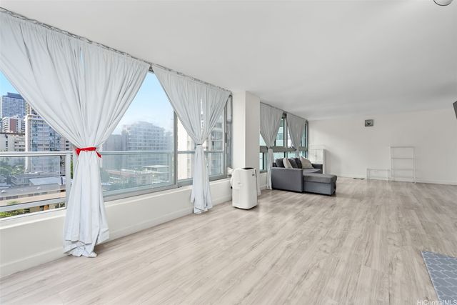 2421 Tusitala Street 803, Honolulu, HI 96815