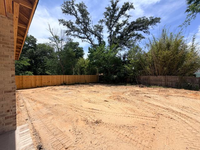 19 B Bayview Drive, Shalimar, FL 32579