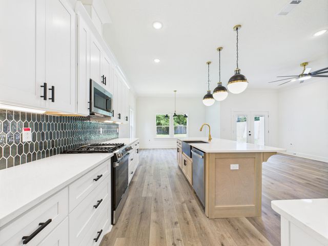 19 B Bayview Drive, Shalimar, FL 32579