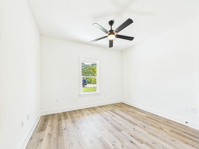 19 B Bayview Drive, Shalimar, FL 32579
