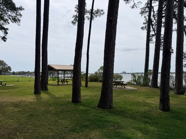 19 B Bayview Drive, Shalimar, FL 32579