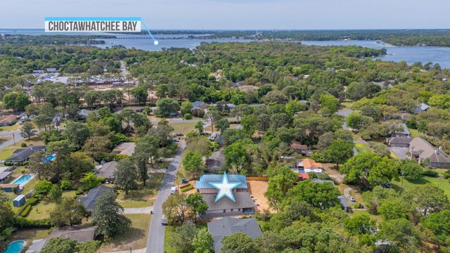 19 B Bayview Drive, Shalimar, FL 32579