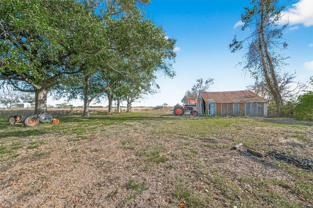 19838 Nordt Road, Damon, TX 77430