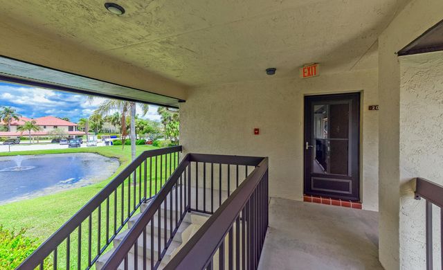 390 SW South River Drive 202, Stuart, FL 34997