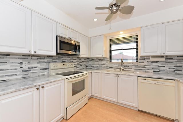 390 SW South River Drive 202, Stuart, FL 34997