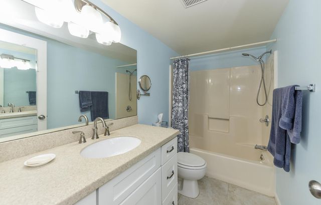 390 SW South River Drive 202, Stuart, FL 34997