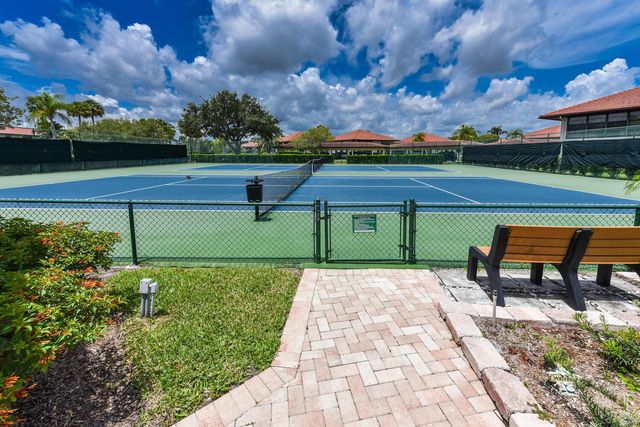 390 SW South River Drive 202, Stuart, FL 34997