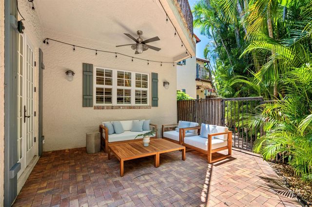 1027 Coralina Lane, Delray Beach, FL 33483
