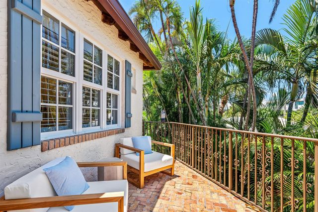 1027 Coralina Lane, Delray Beach, FL 33483