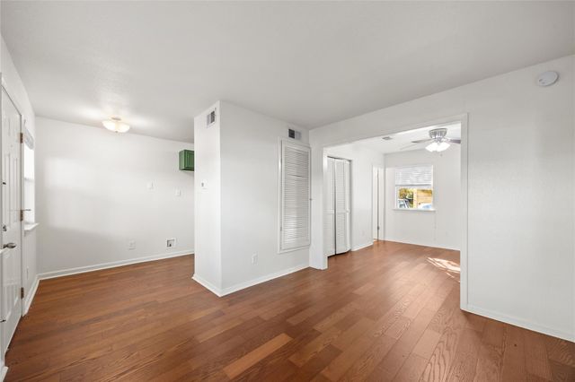 1110 W 22nd ST 2, Austin, TX 78705