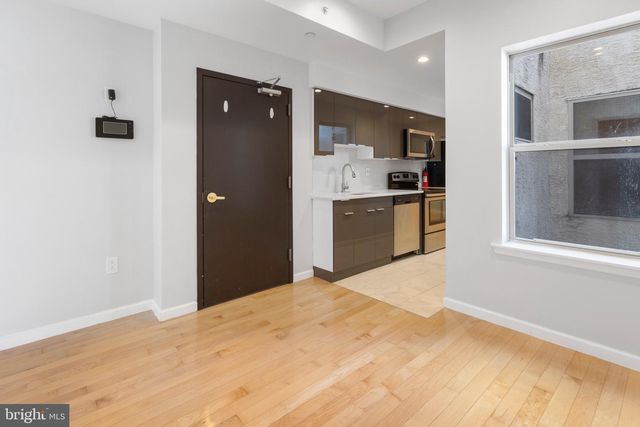 657 N 12TH ST, Philadelphia, PA 19123