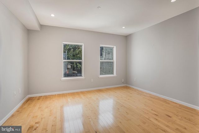 657 N 12TH ST, Philadelphia, PA 19123