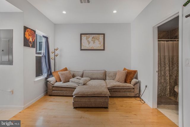 657 N 12TH ST, Philadelphia, PA 19123