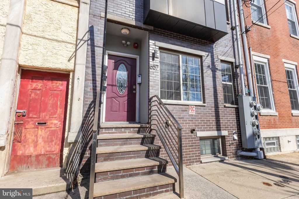 657 N 12TH ST, Philadelphia, PA 19123