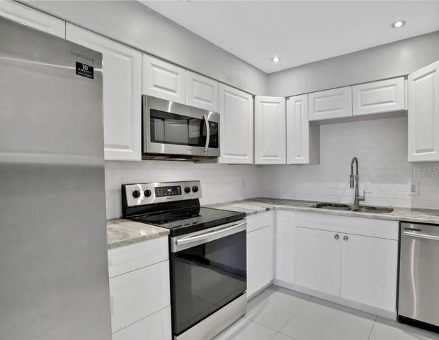 540 ORANGE DRIVE 13, Altamonte Springs, FL 32701