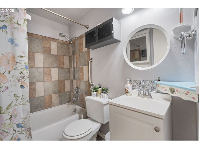 821 Ne 108TH Ave, Vancouver, WA 98664