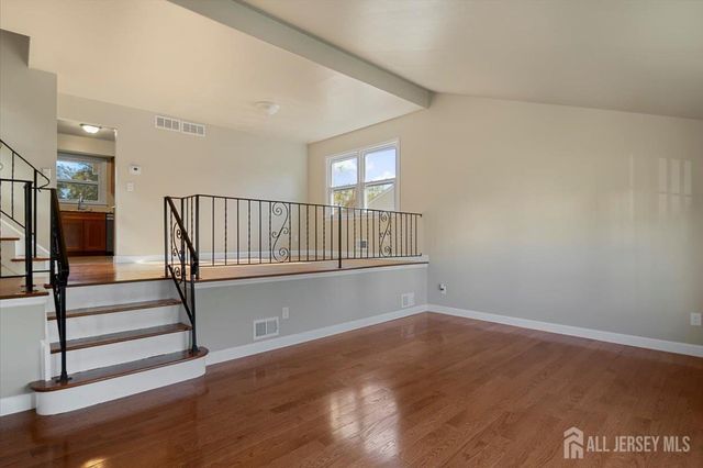 4 Visco Drive, Edison, NJ 08820