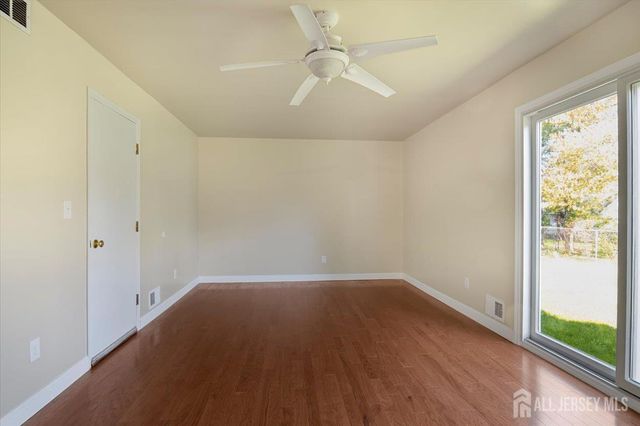 4 Visco Drive, Edison, NJ 08820