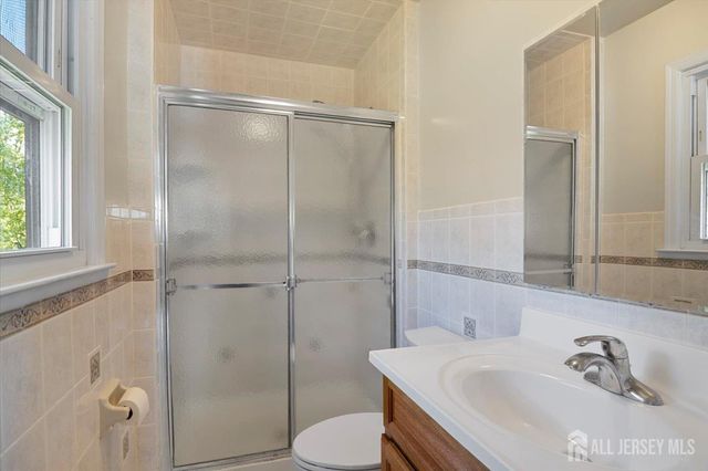 4 Visco Drive, Edison, NJ 08820