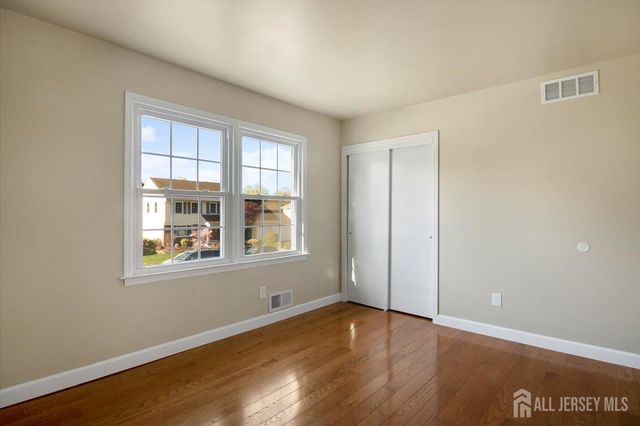 4 Visco Drive, Edison, NJ 08820