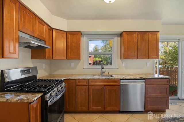 4 Visco Drive, Edison, NJ 08820