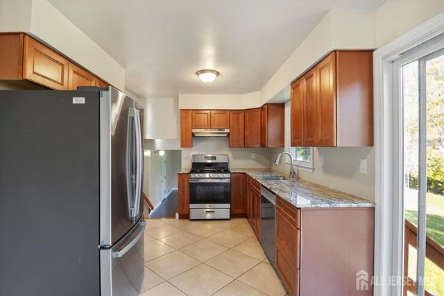 4 Visco Drive, Edison, NJ 08820