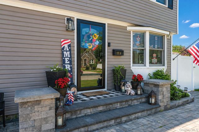 135 Texas Street, Lindenhurst, NY 11757