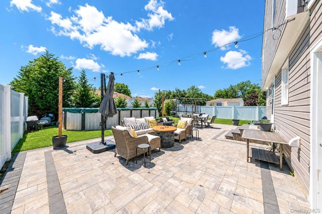 135 Texas Street, Lindenhurst, NY 11757
