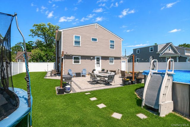 135 Texas Street, Lindenhurst, NY 11757