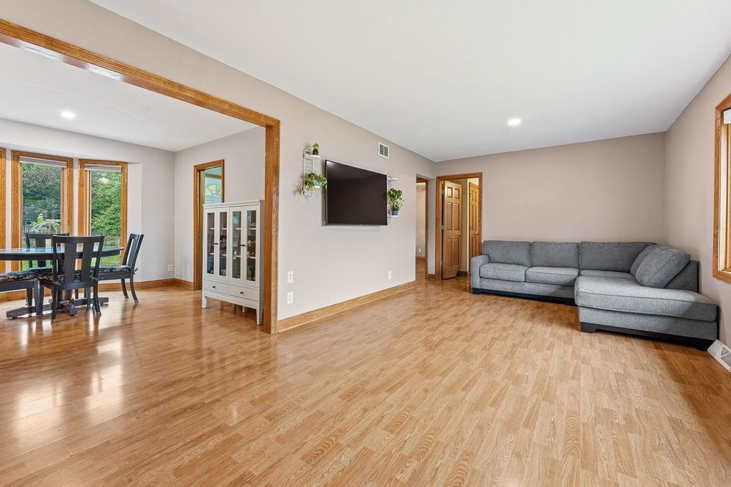 3813 Mccabe Avenue, Crystal Lake, IL 60014 — photo 4