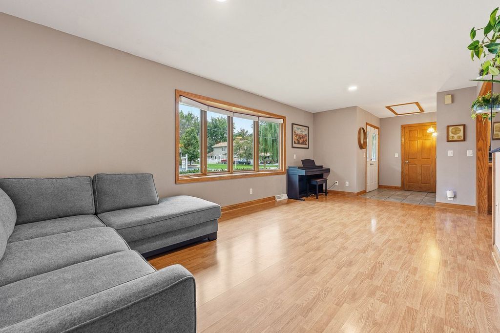 3813 Mccabe Avenue, Crystal Lake, IL 60014 — photo 5
