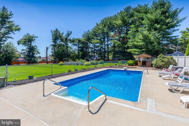 2 MANSOOR CT, Sewell, NJ 08080