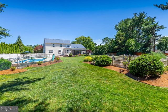2 MANSOOR CT, Sewell, NJ 08080
