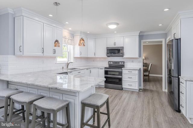 2 MANSOOR CT, Sewell, NJ 08080