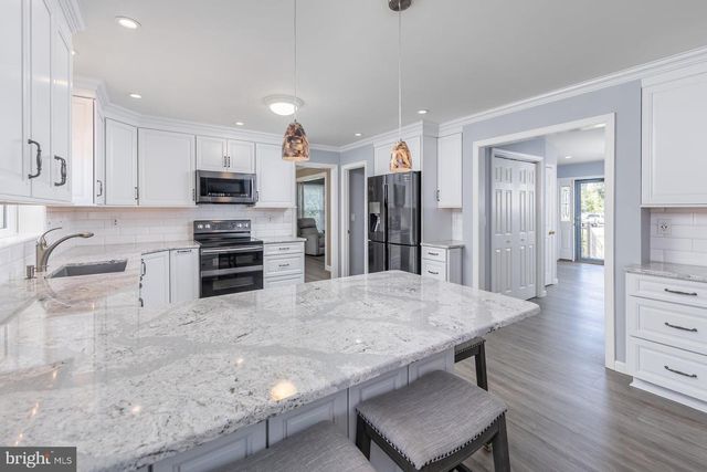 2 MANSOOR CT, Sewell, NJ 08080