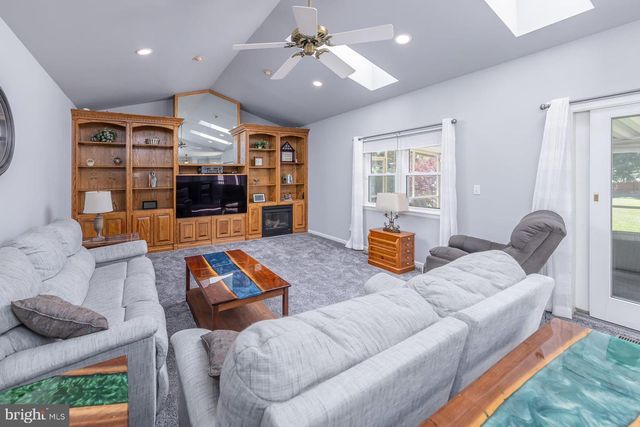 2 MANSOOR CT, Sewell, NJ 08080