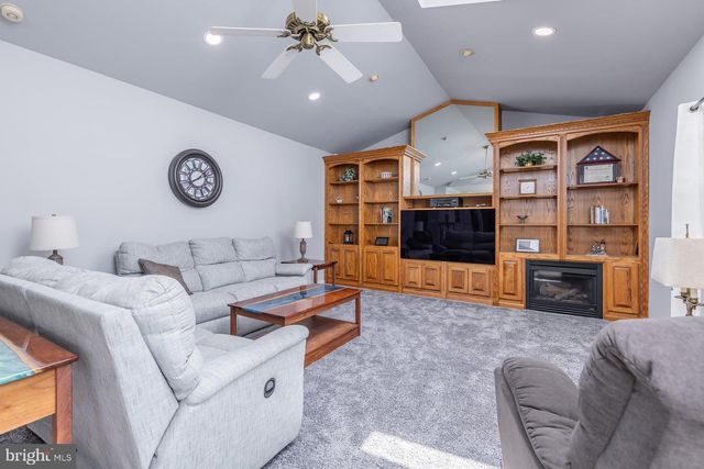 2 MANSOOR CT, Sewell, NJ 08080