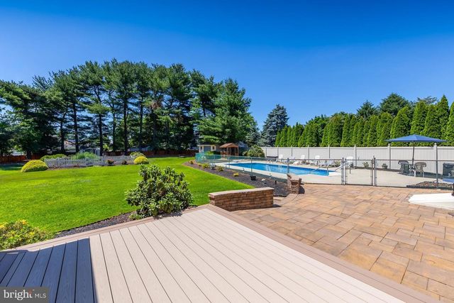 2 MANSOOR CT, Sewell, NJ 08080