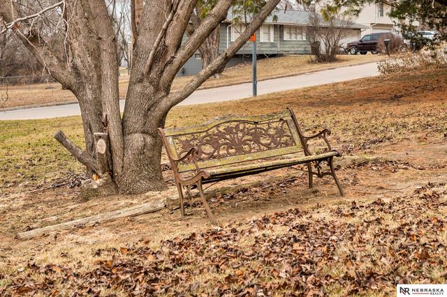 8202 Arlington Drive, Omaha, NE 68134