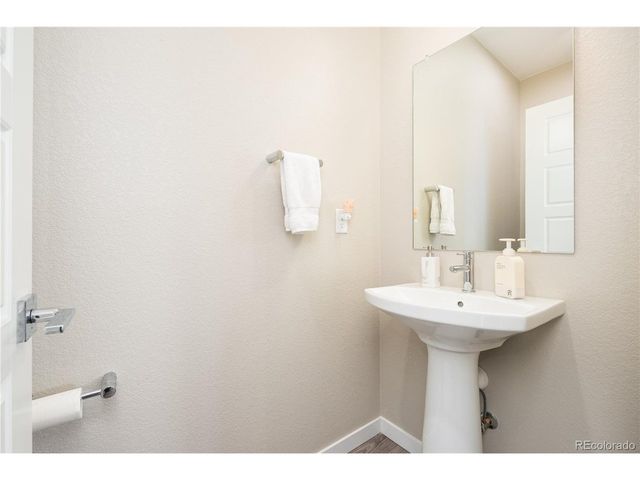 9051 Southurst Ct, Littleton, CO 80129