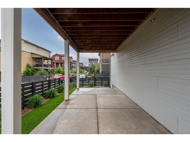 9051 Southurst Ct, Littleton, CO 80129